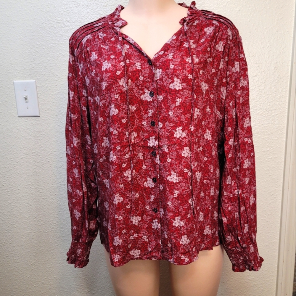 NWT Floral Red Top Large Stitch Fix